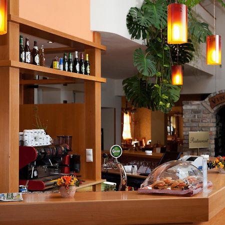 Gastland M0 Hotel & Conference Center Szigetszentmiklós Eksteriør billede