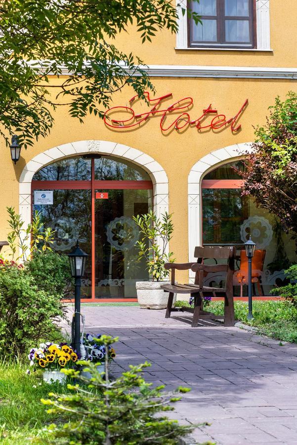 Gastland M0 Hotel & Conference Center Szigetszentmiklós Eksteriør billede