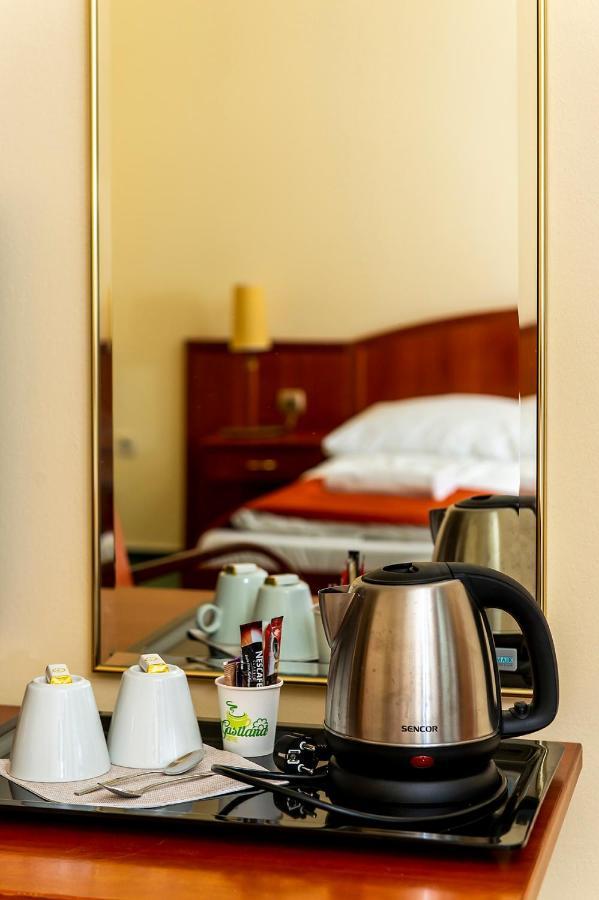 Gastland M0 Hotel & Conference Center Szigetszentmiklós Eksteriør billede